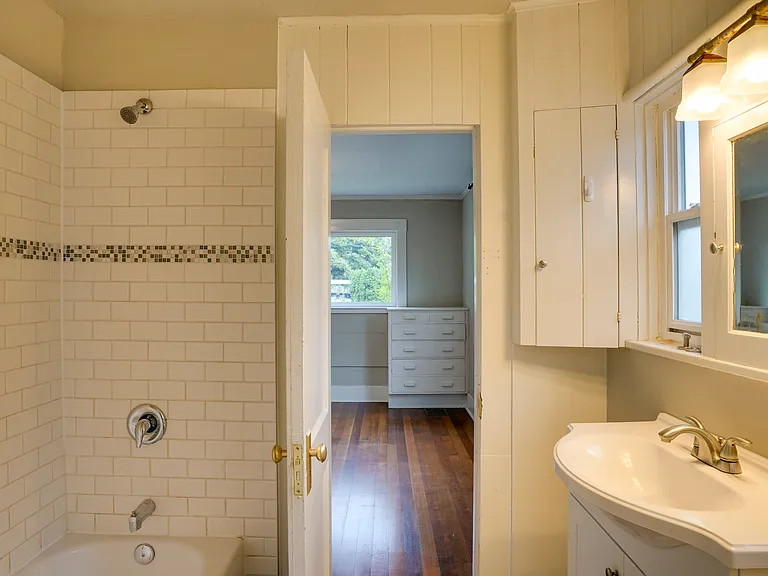 2718 E Fir St — Photo 10