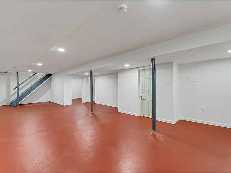 36 Benton Rd — Photo 2