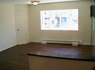 21 Carolina Ave, Island Park, NY 11558