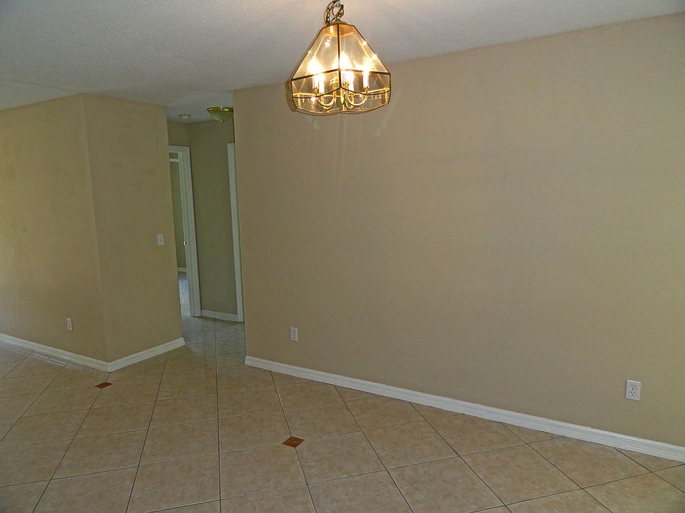 1st image of 36 Wellwood Ln