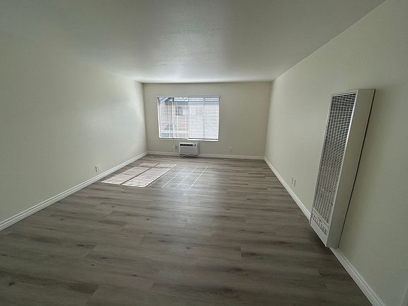 4th image of 3518 W Del Monte Dr APT 7