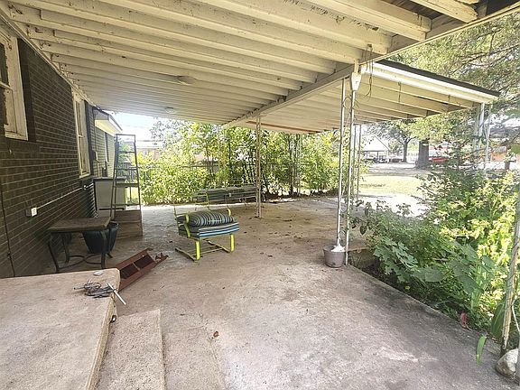 5th image of 130 N Kelley Ave