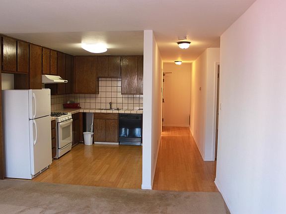 3rd image of 467 7th Ave APT 2