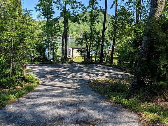 3rd image of 1526 W Lakeshore Dr