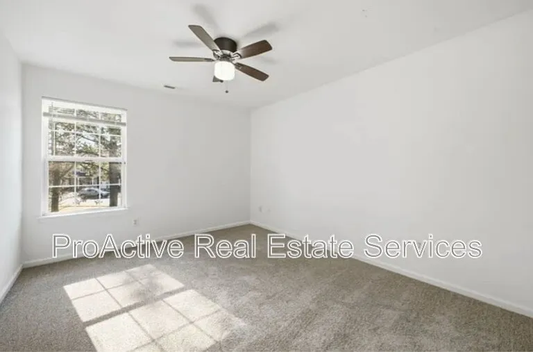 2021 Livingston St — Photo 26