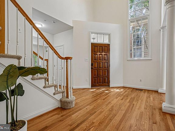 4th image of 7940 Turncrest Dr