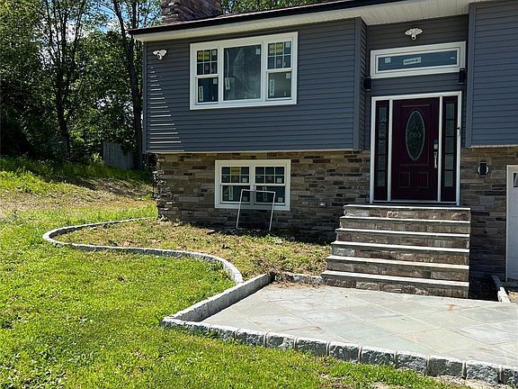 2nd image of 4 Glen Ct