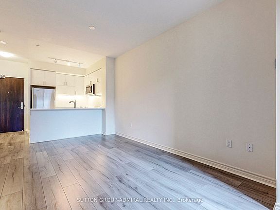 4th image of 39 Annie Craig Dr #221