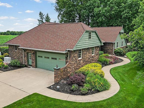2nd image of 329 N Manor Dr