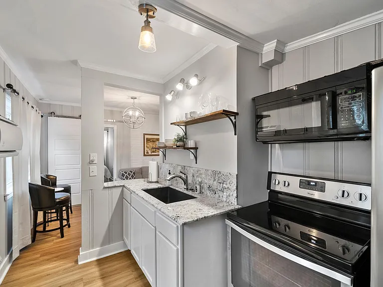4003 Devine St #2 — Photo 1