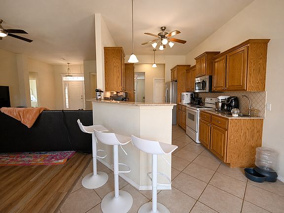 5th image of 814 S Rock Hollow Ct