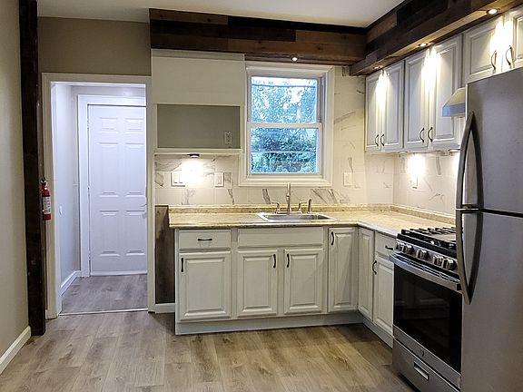 2nd image of 37 Delaware Ave Floor 1