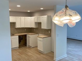 82 Judith Dr, Coram, NY