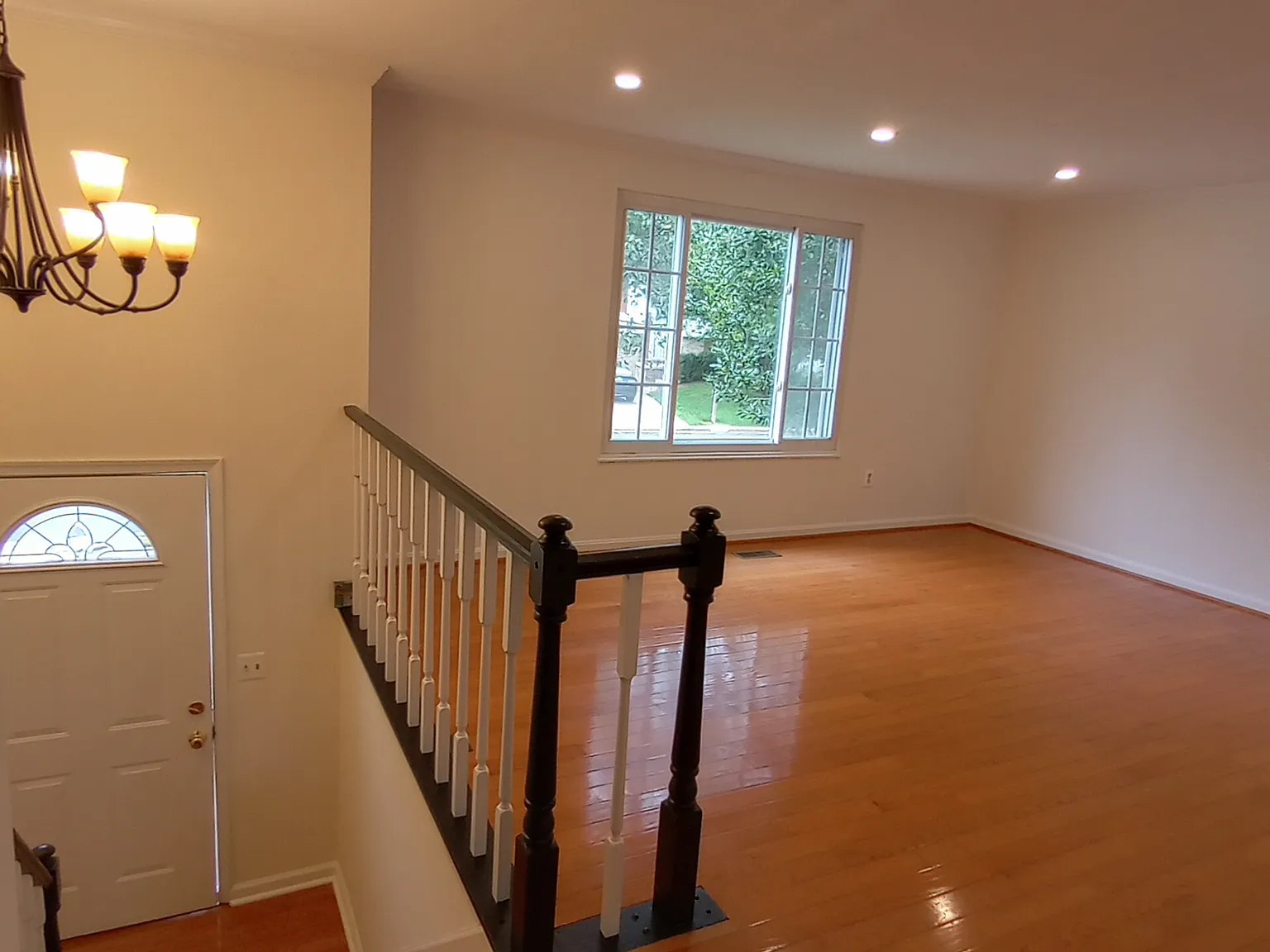 5 bed, 2250 sqft, $3,600 — Photo 4
