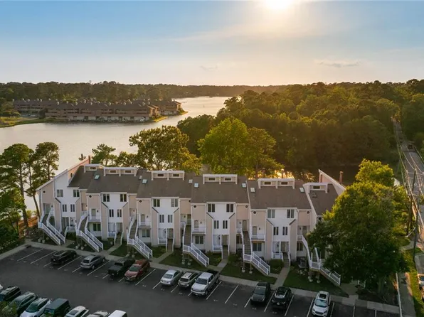 100 Pinewood Rd APT 329, Virginia Beach, VA 23451