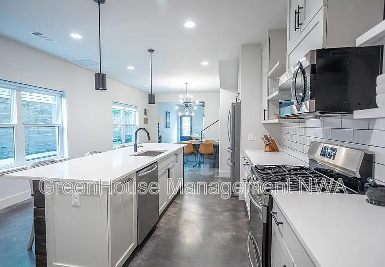 808 S Locust Ave #808LOC — Photo 13