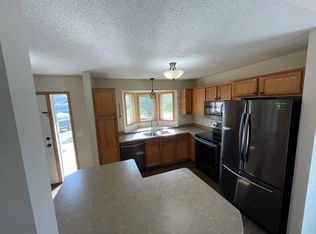 17486 308th St, Shafer, MN 55074