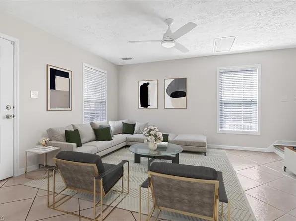 518 Leawood CIR, NAPLES, FL 34104