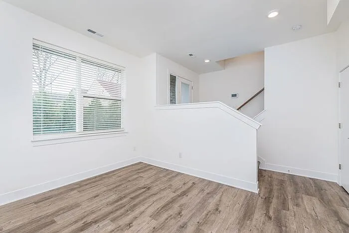 1813 Livery Way — Photo 6