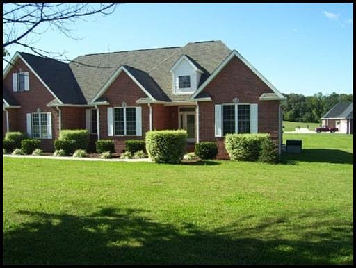 5th image of 555 Woody Ln