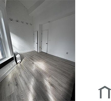 3rd image of 30 P St NE