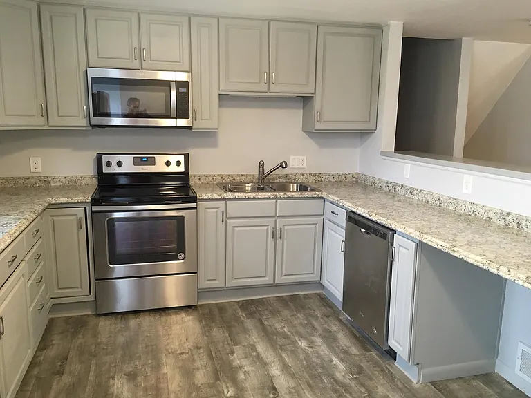 4295 Moorhead Ave — Photo 4