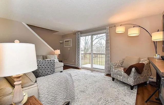 1588 Main St #10 — Photo 1