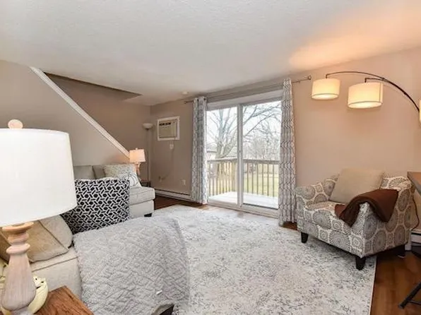 1588 Main St APT 10, West Warwick, RI 02893