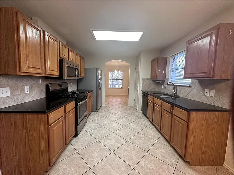 605 Blair Ave — Photo 5