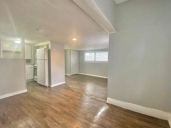 5th image of 2218 15th St Rear 1-B