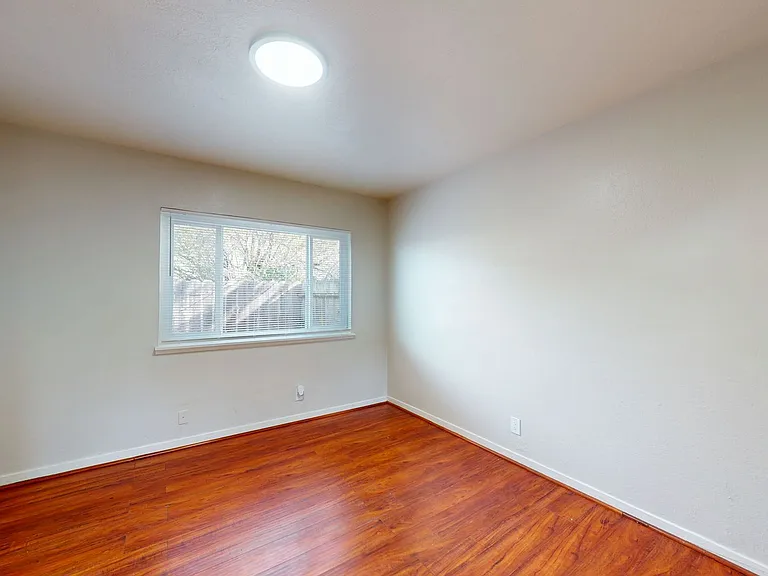 945 S 45th St — Photo 13