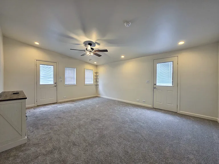 3435 Main St — Photo 3
