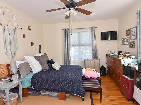 3rd image of 250 School St #2