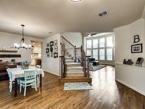 3rd image of 662 Hanover Dr