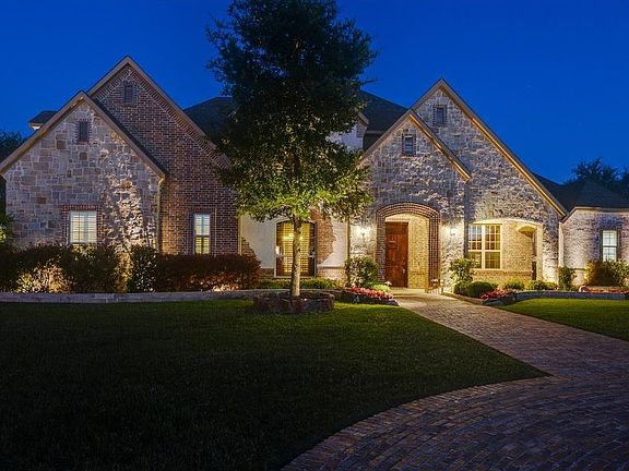 3rd image of 153 Old Vineyard Ln