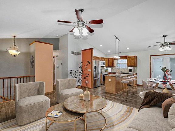 4th image of 2804 Rushwood Dr