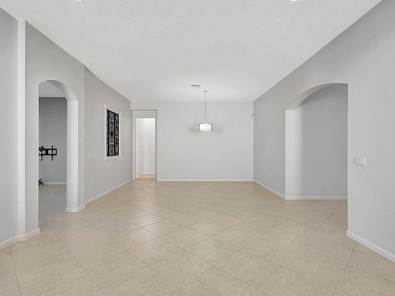5th image of 154 NW Swann Mill Circle