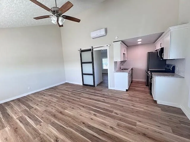 4406 Helen St #2 — Photo 6
