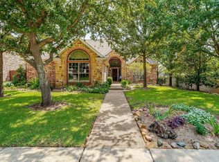 7800 Shady Oaks Dr, Fort Worth, TX 76182