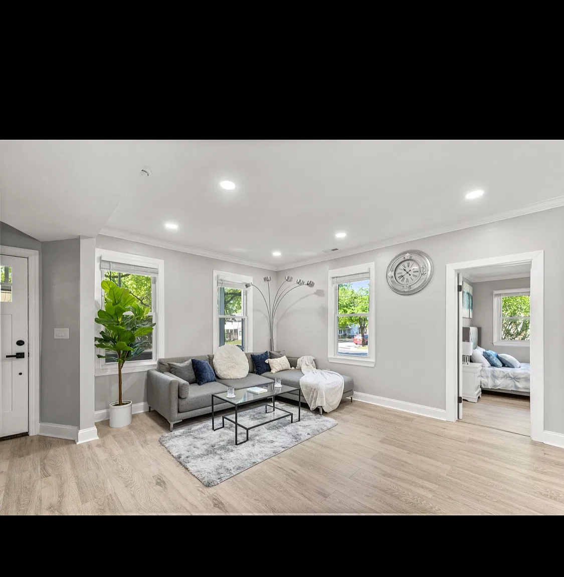 8880 Baltimore St — Photo 3