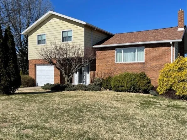 194 Eighty Acres Rd, Dunbar, PA 15431