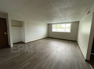 1153 Langley Rd APT 4, Waterloo, IA 50702
