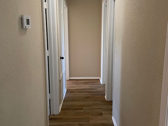 5th image of 802 S 38th St