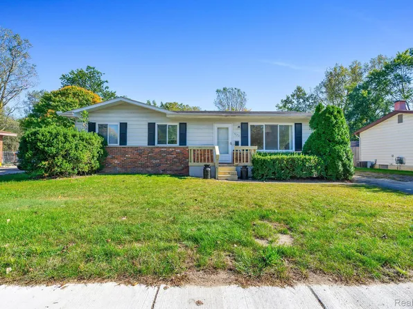 5173 Winshall Dr, Swartz Creek, MI 48473