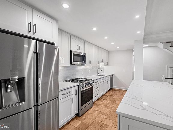 2nd image of 3415 Valley Dr
