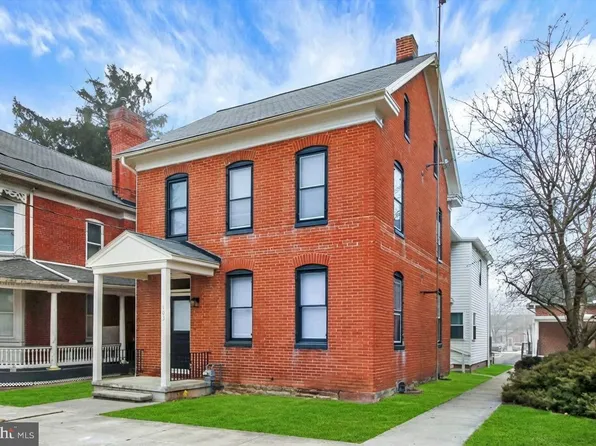 405 W King St, East Berlin, PA 17316