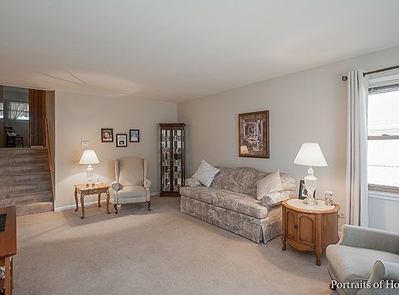 2nd image of 520 N Stewart Ave