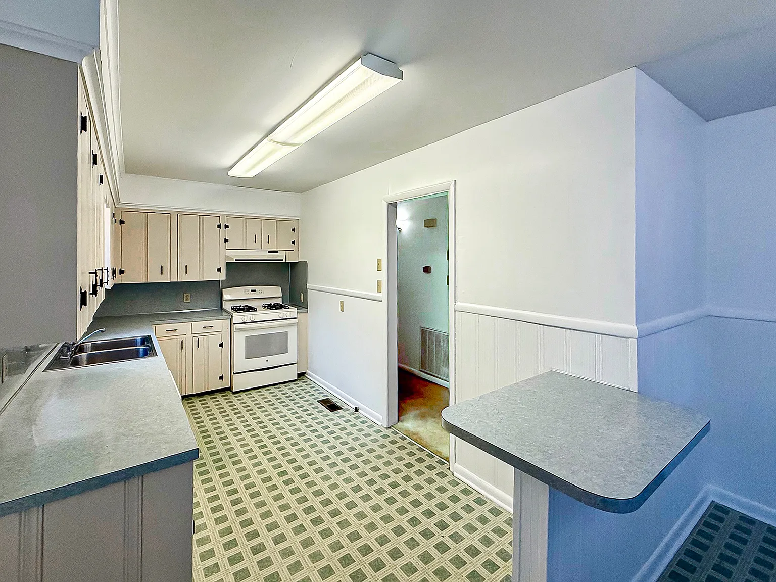 6911 West 42nd Street - 1 — Photo 3