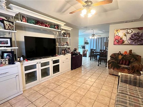 3rd image of 1711 E Gastel Cir