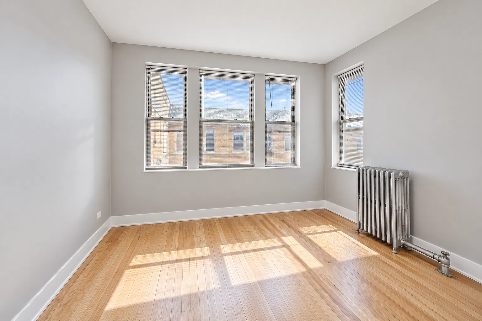 7516-24 N Seeley Ave - 7520-1E — Photo 1